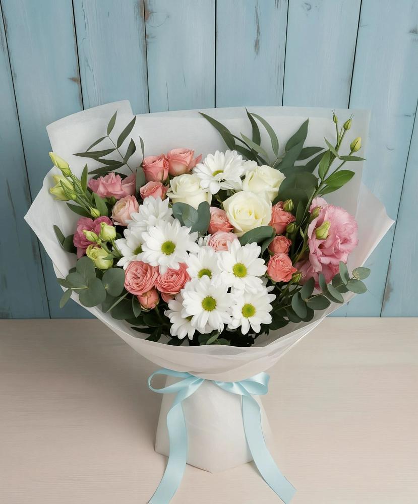 Букет цветов из: Розы, Лизиантусы и Хризантемы в Горнозаводске