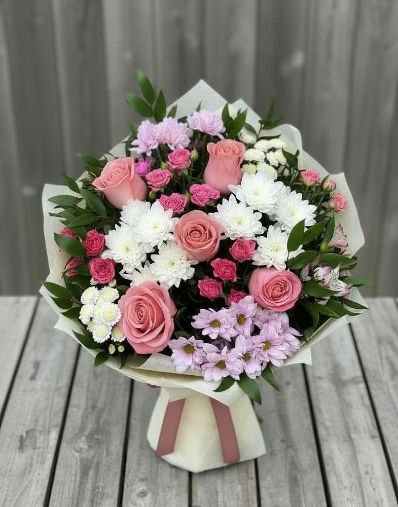 Букет цветов из: Альстромерии, Гвоздики, Розы и Хризантемы в Горнозаводске