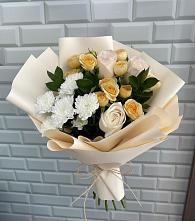 Букет цветов из:  Розы и Хризантемы в Горнозаводске