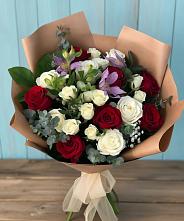 Букет цветов из:  Розы и Альстромерии в Горнозаводске