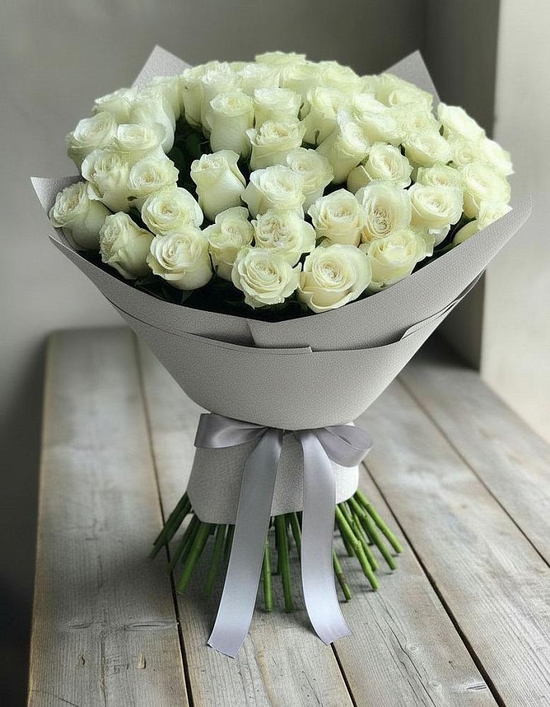 Букет 35 Белых роз в Горнозаводске