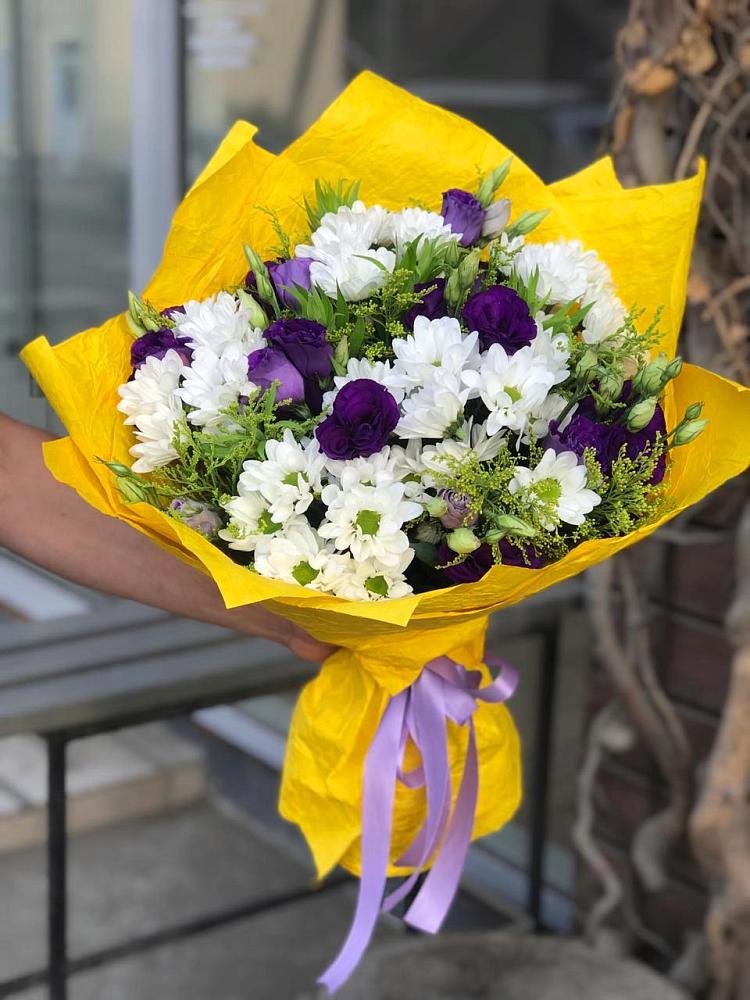 Букет цветов из: Ирисы, Хризантемы и Ромашки в Горнозаводске