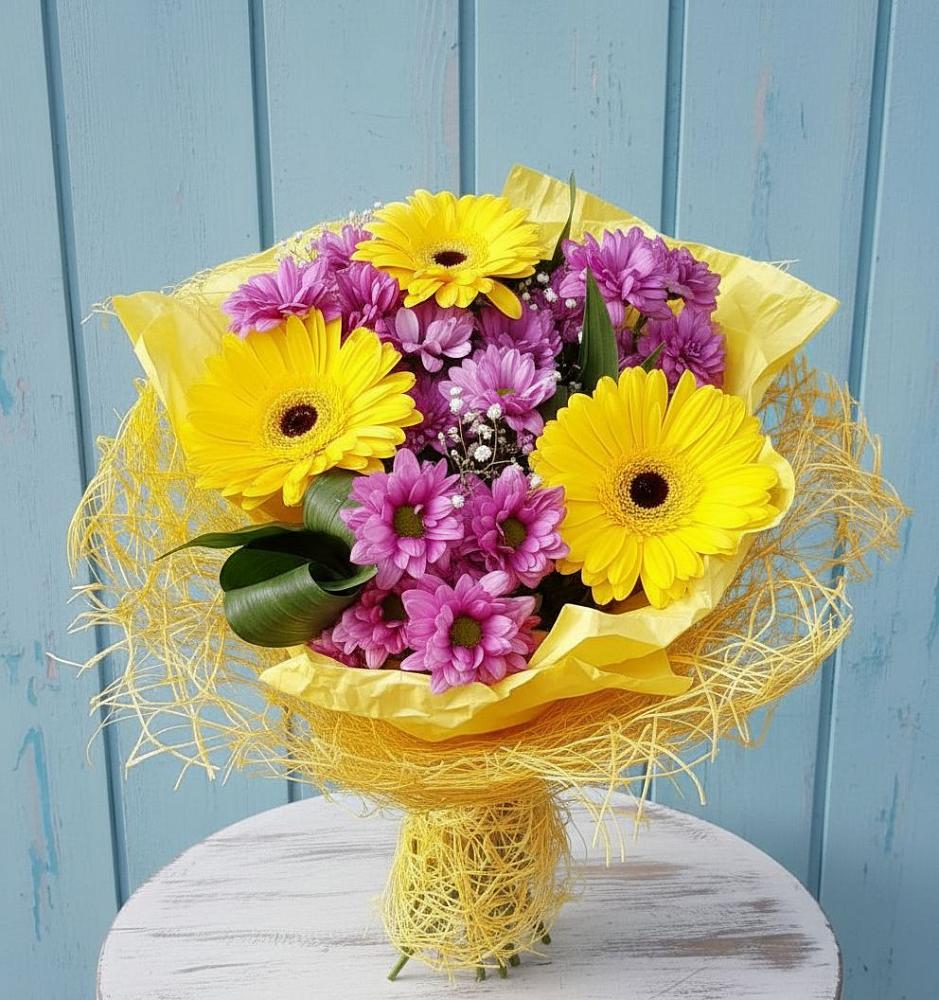 Букет цветов из: Хризантемы и Герберы в Горнозаводске