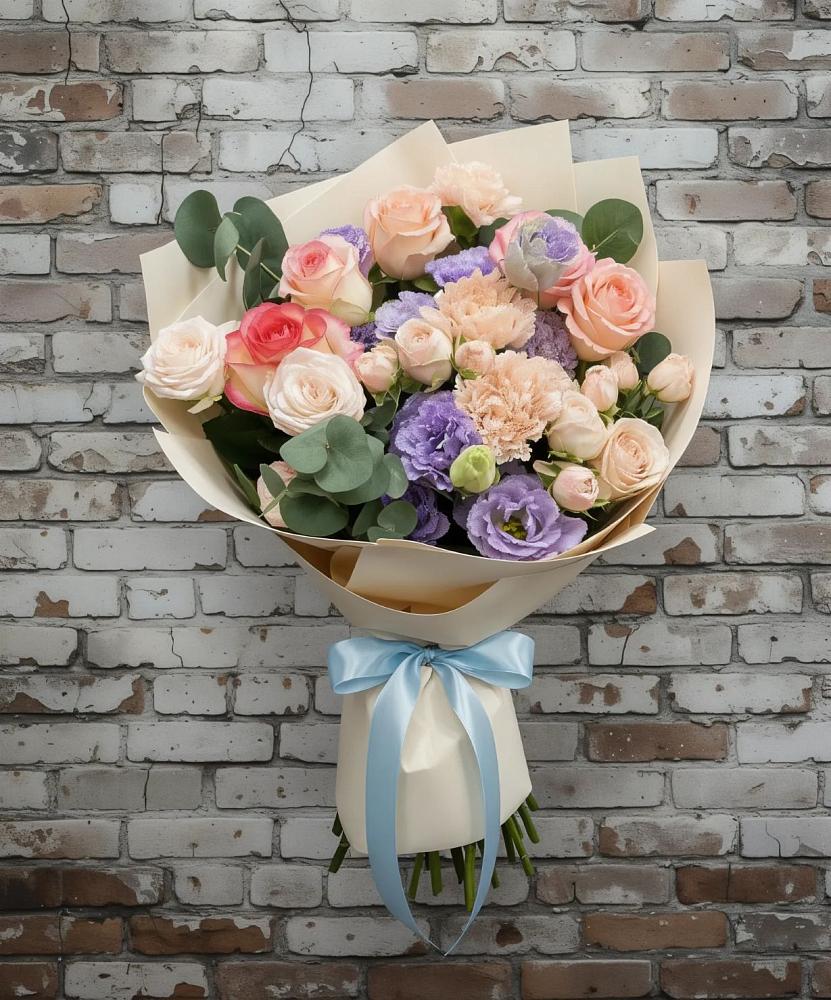 Букет цветов из: Розы, Лизиантусы и Гвоздики в Горнозаводске