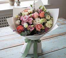 Букет цветов из:  Розы, Лизиантусы и Гвоздики в Горнозаводске