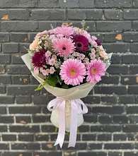 Букет цветов из:  Герберы и Хризантемы в Горнозаводске