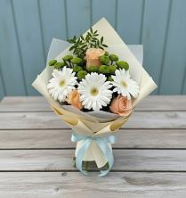 Букет цветов из:  Герберы, Розы и Хризантемы в Горнозаводске